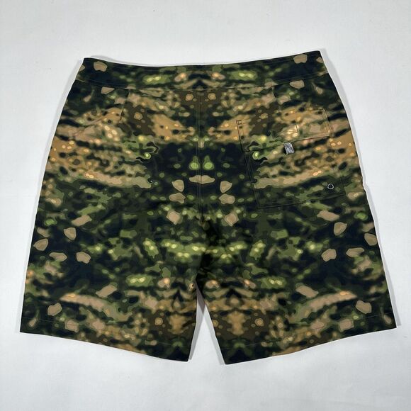 Burberry Breton Camo Print Men Size XL Swim Trunks/Shorts Fern Green NWT $480 - Picture 6 of 10